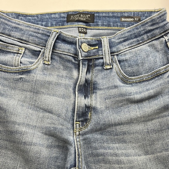 Judy Blue Light Blue Boyfriend Jeans - Picture 15 of 16